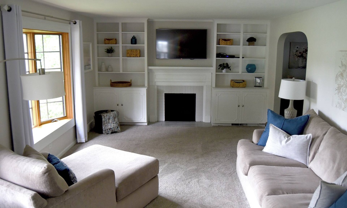Howland Corners House | Charming, convenient 4BR in the Heart of Howland.