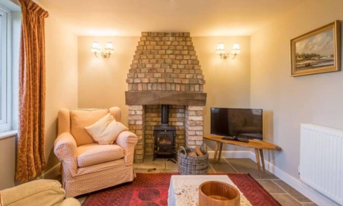 Littleport Apartment | Charming & Cosy - Bewick Cottage