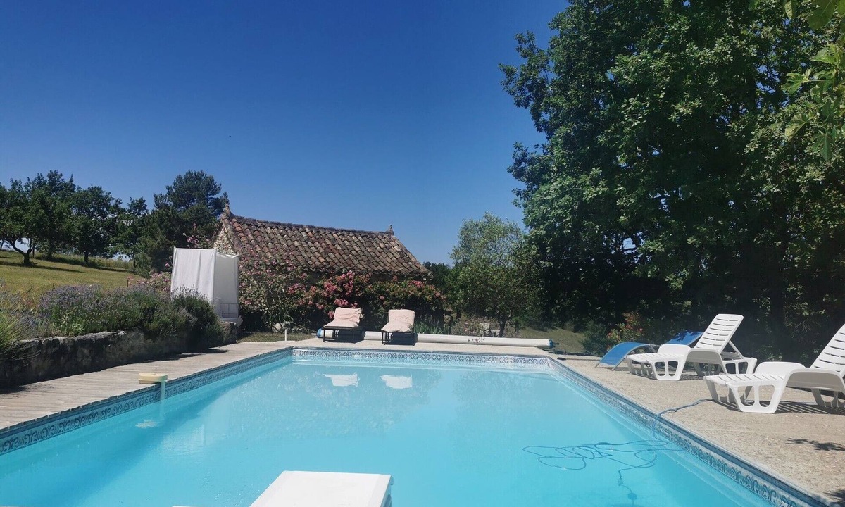 Pons House | Charming Cottage in Fargues (Prayssac/Montcuq) — Private Pool & Spa, Vineyard View