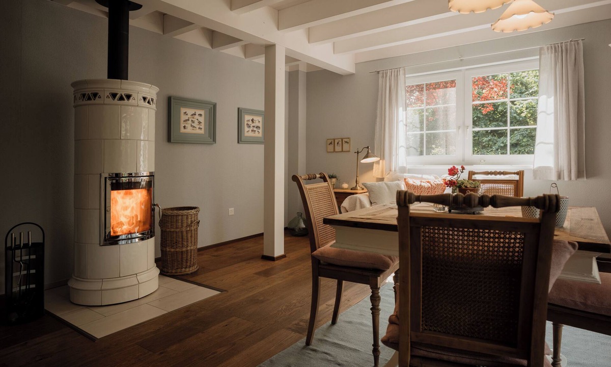 Stein am Rhein House | Charming Cottage with Garden and Fireplace