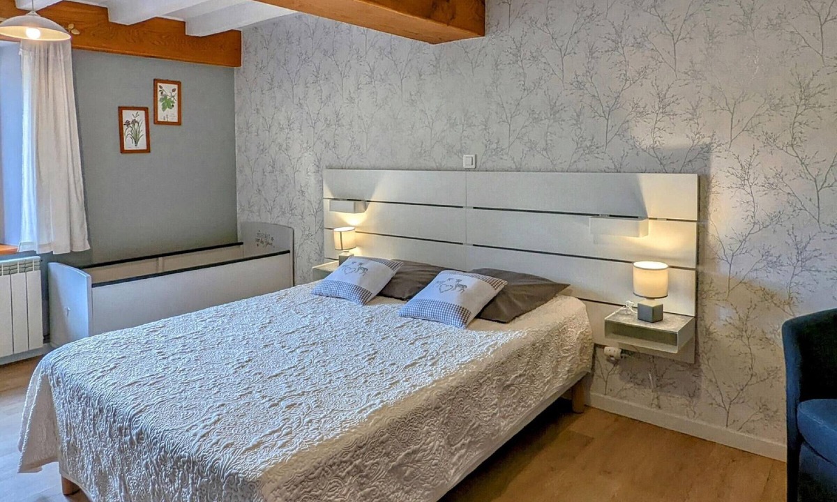 Saint-Bresson Cottage | Charming cottage in Saint-Bresson, near outdoor activities
