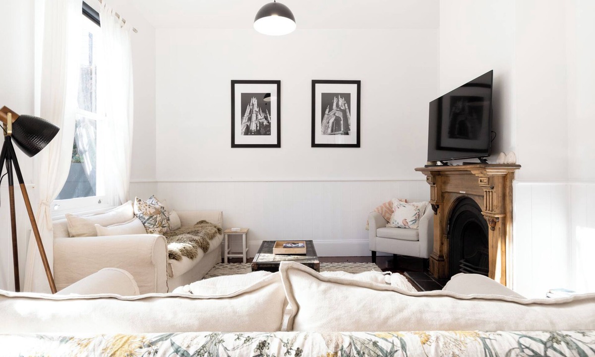 Launceston CBD House | Charming Cottage Nestled in A Prime Location
