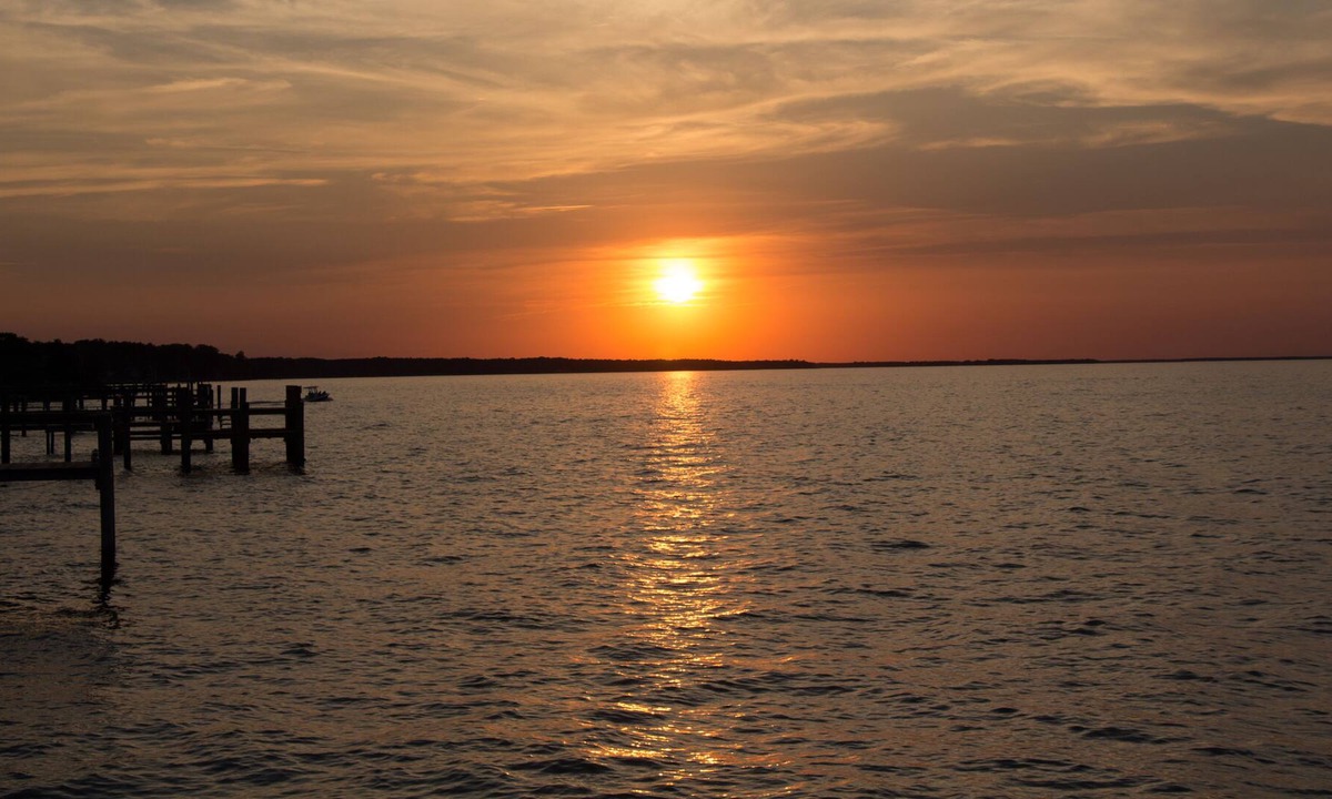 Edwardsville House | Charming Cottage w/ Water Views, Dock, Amazing Sunrise & Sunsets