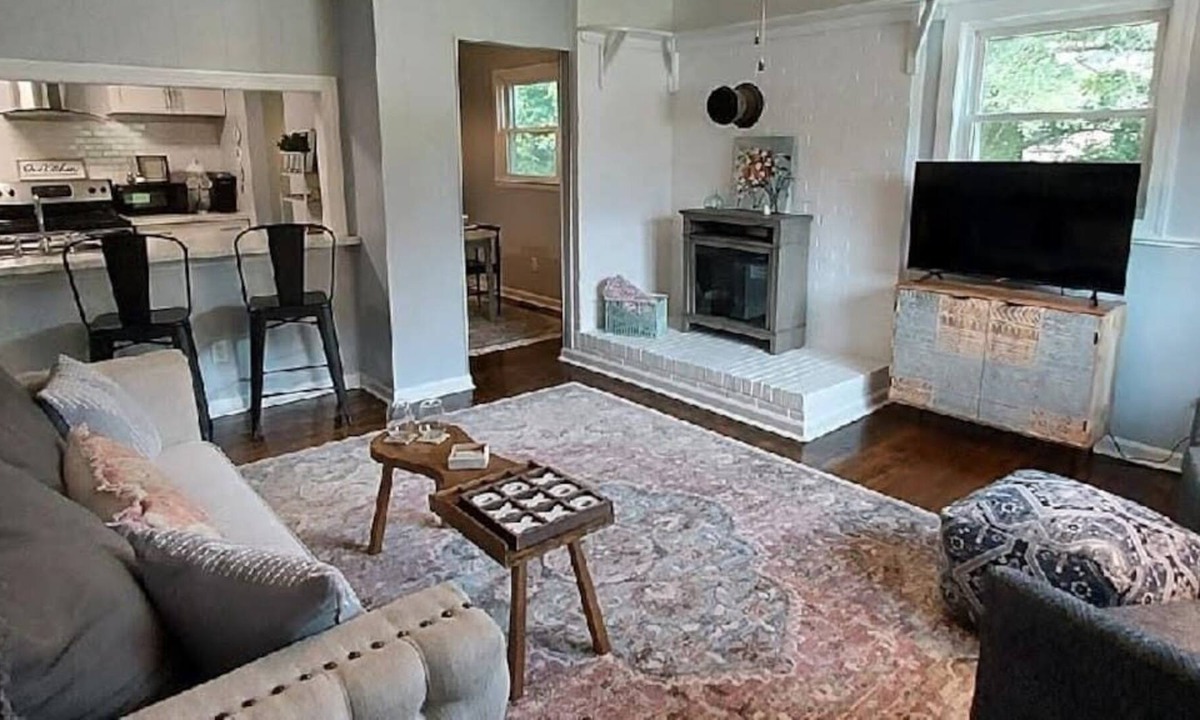 Westgate House | Charming Cottage - Whole House, 3 Bed, 1 Bath