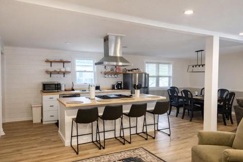 Rehoboth Beach House | Charming Cottage with Fenced Backyard Pet Friendly