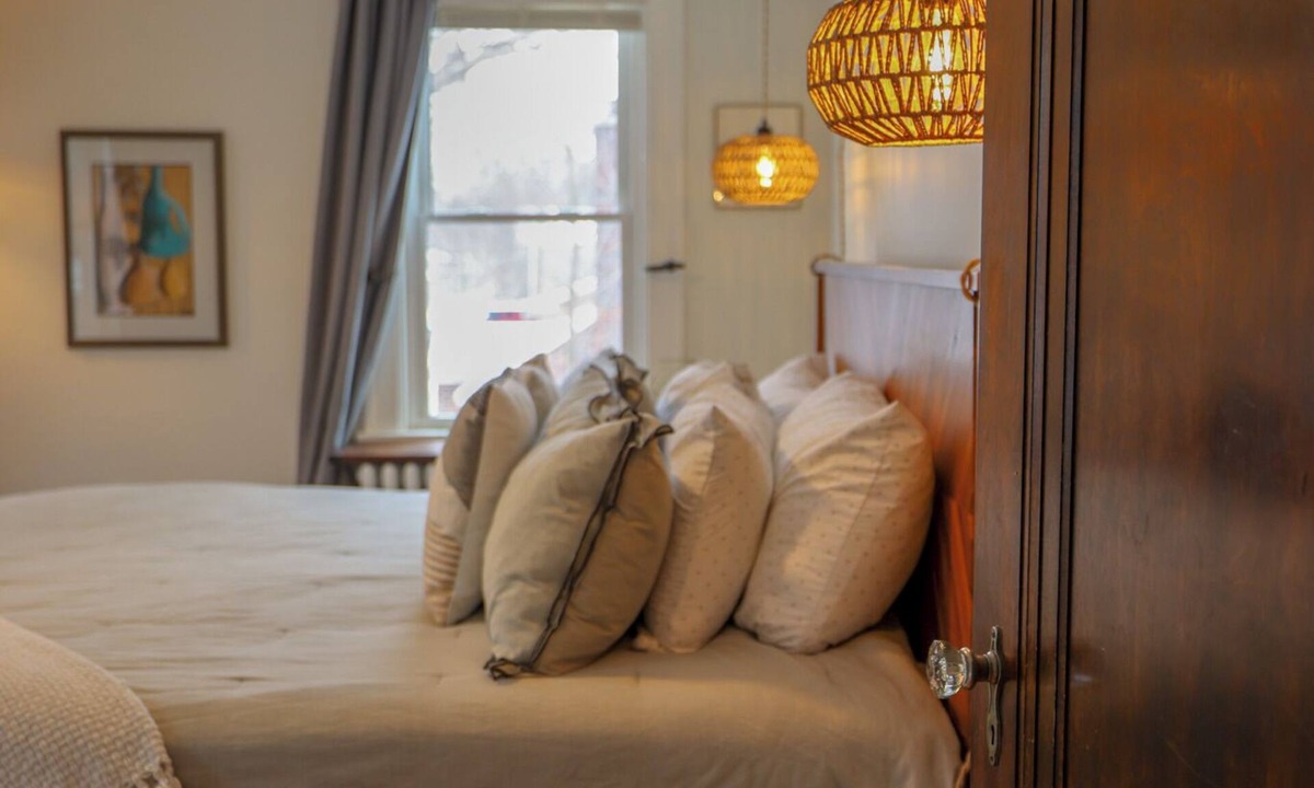 Payne - Phalen House | Charming Cottage with Hot Tub, Fire Pit, & Wooded Backyard