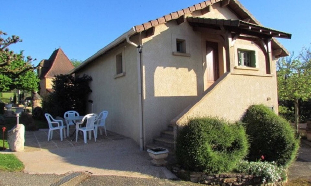 Le Bugue Cottage | Charming Cottage with Shared Heated Pool, Near Bugue, Dordogne