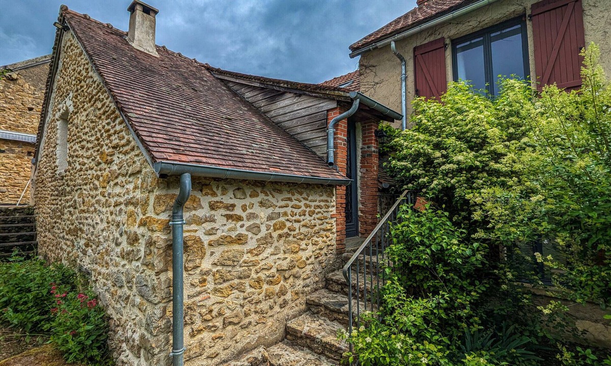 Le Menoux Cottage | Charming Cottage with Heated Pool, Private Garden, Near Creuse River and Historic Villages