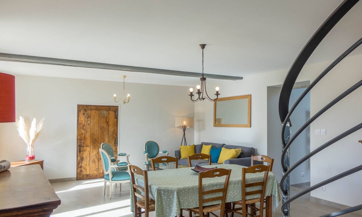 Darvoy Cottage | Charming Cottage with Heated Pool near Loire Castles and Cycling Routes