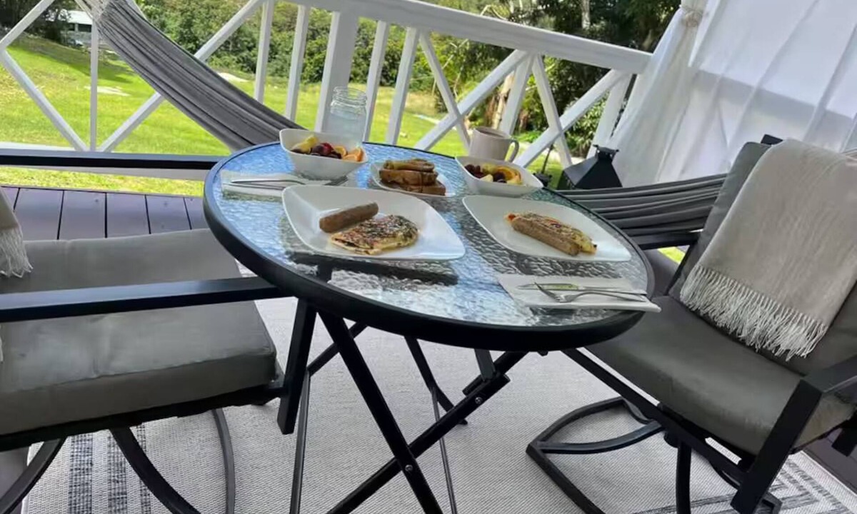 Welchman Hall Cottage | Charming cottage with WiFi and AC in adorable Blunts