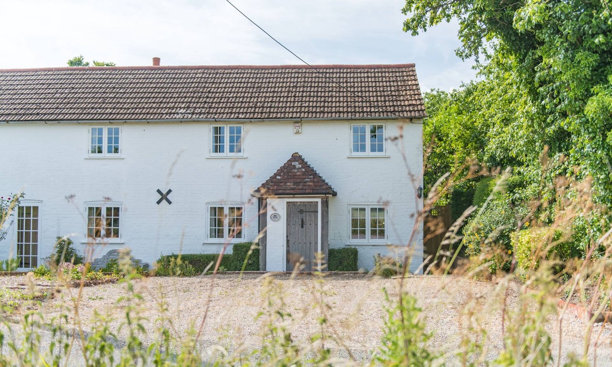 Ham House | Charming countryside cottage with large garden