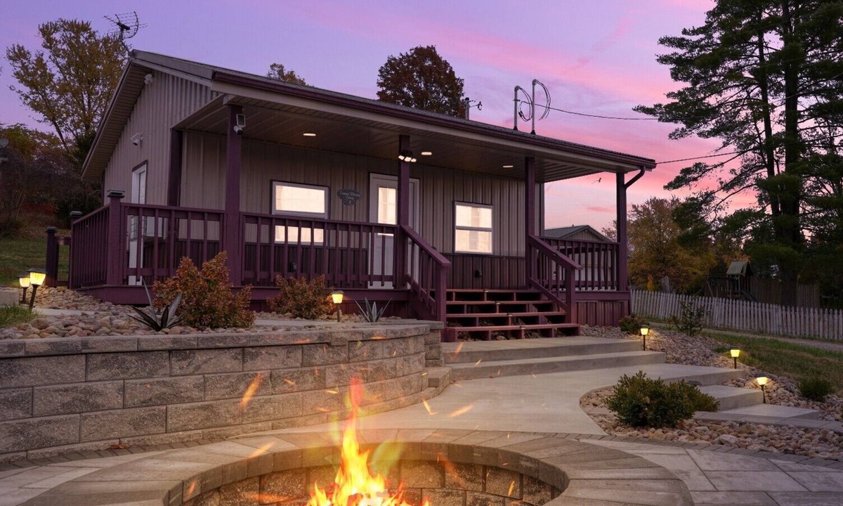 Senecaville Cottage | Charming & Cozy 1-bedroom cottage at Seneca Lake, Senecaville. OH