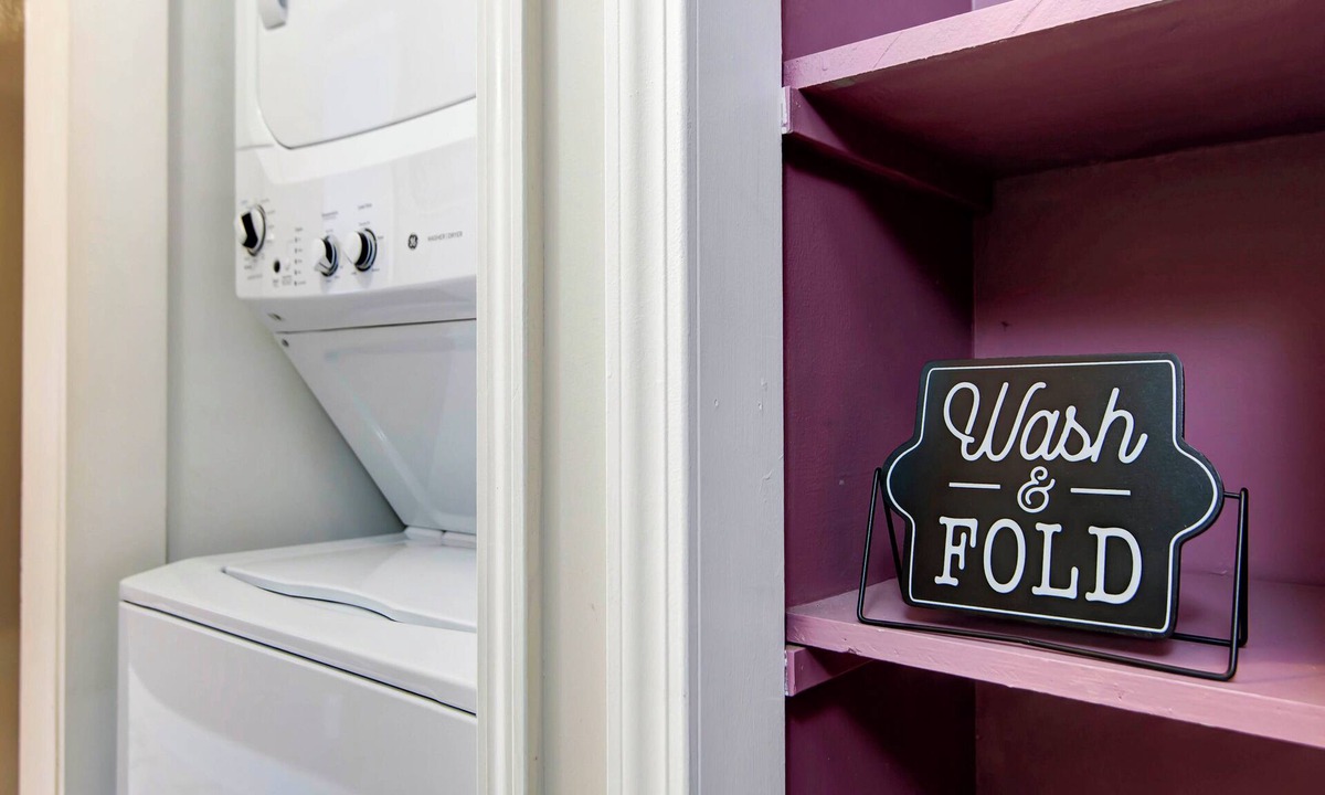 Springfield House | Charming & Cozy 3-bedroom house in wonderful Springfield with AC