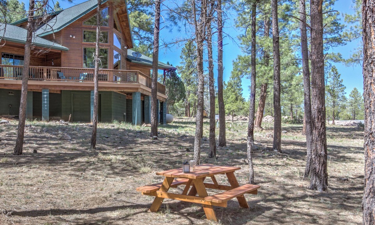 Happy Jack Cabin | Charming cozy cabin in delightful Happy Jack