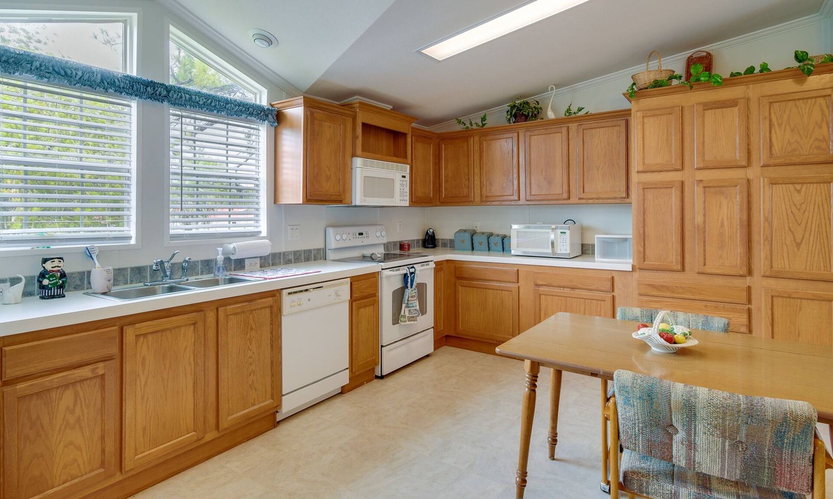 Fruitland House | Charming Crescent City Home Near Lakes!
