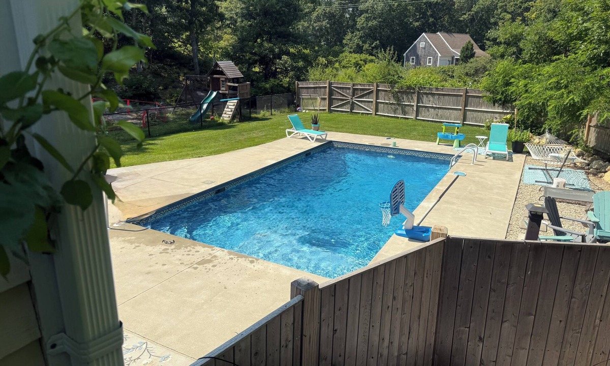 Cummaquid House | Charming Cummaquid Colonial with a Pool