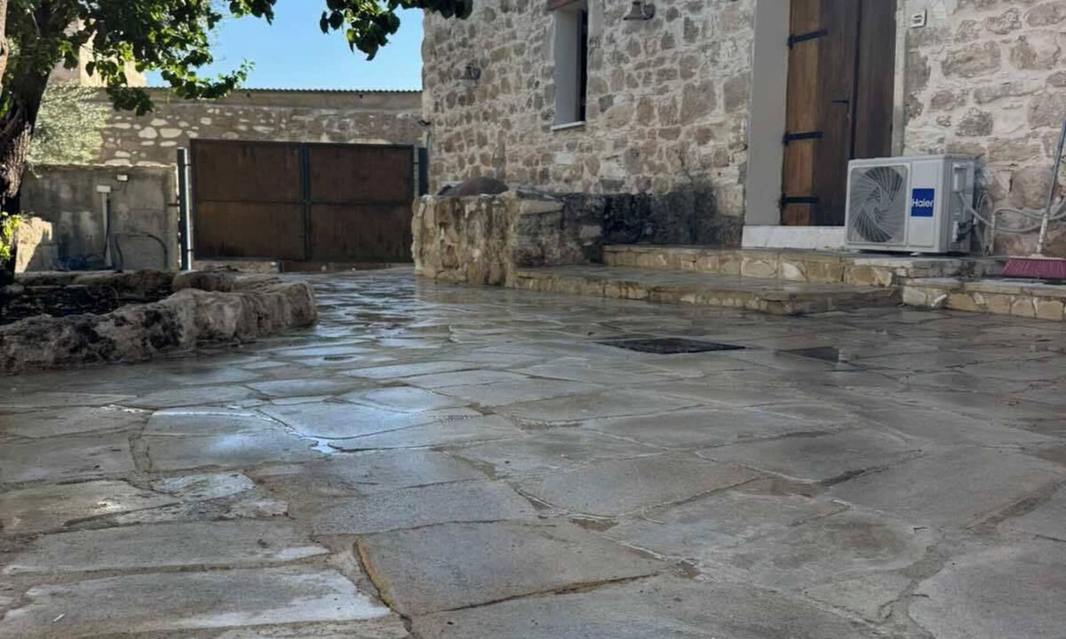 Marathounta House | Charming Cyprus Getaway in Páfos - Garden View Holiday House
