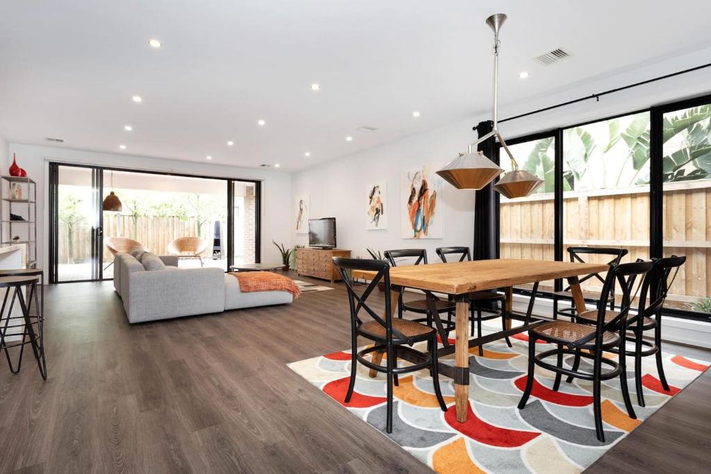 Point Cook Villa | Charming Designer's House in Point Cook
