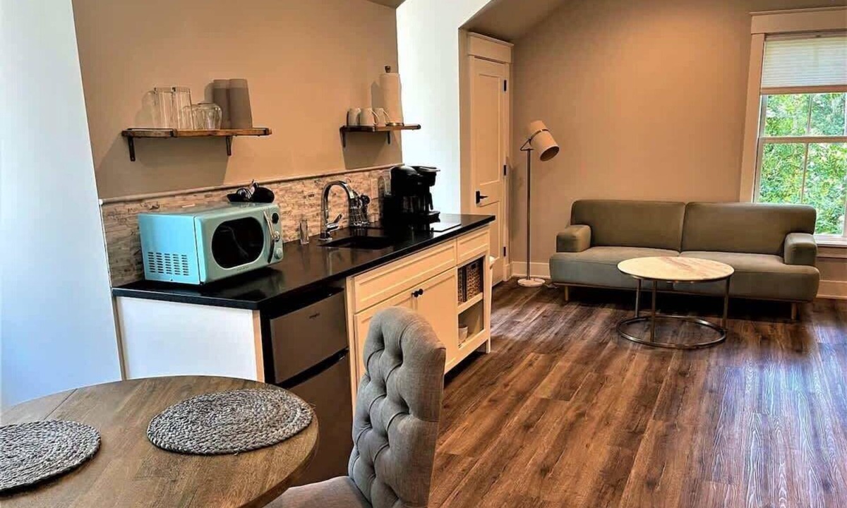 Olde Town Apartment | Charming Designer Studio in the Heart of Historic Old Town Bluffton