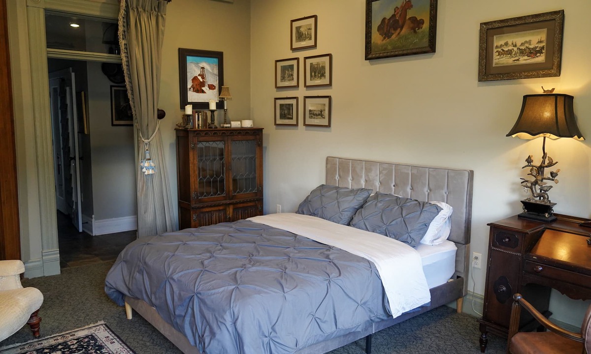 Silverton Apartment | Charming dog friendly suite in the heart of Silverton and the San Juans