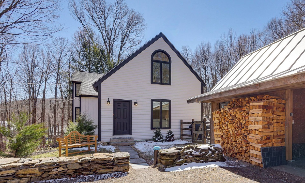Dorset House | Charming Dorset Cottage Nestled in the Treetops