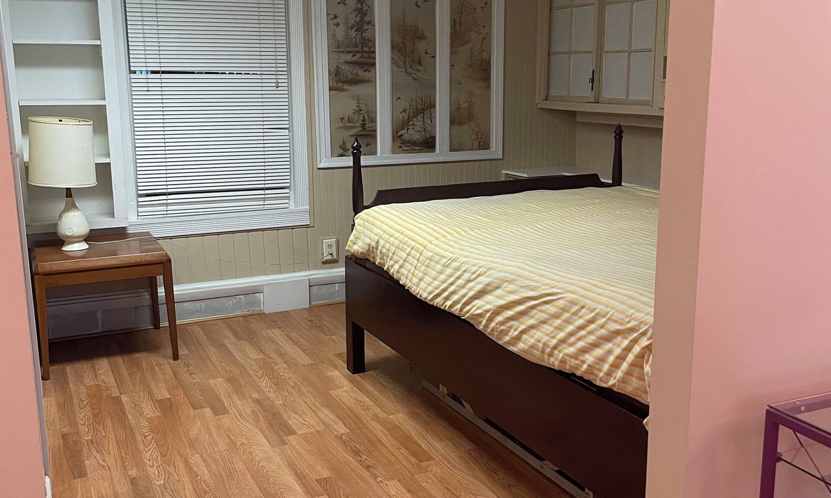 Oakton House | Charming double-room bedroom in a house in awesome Fairfax with fitness room, AC