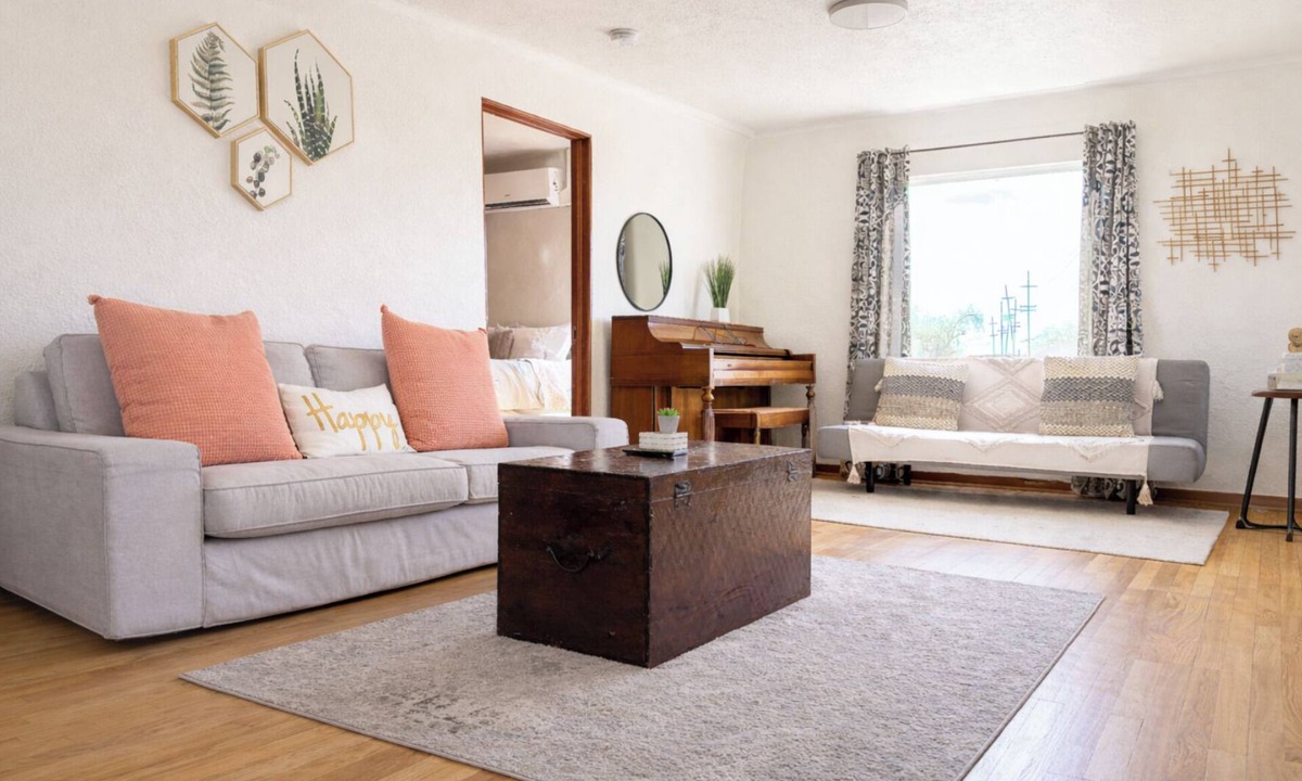 Downtown House | Charming downtown home - bike trail + river + coffee!