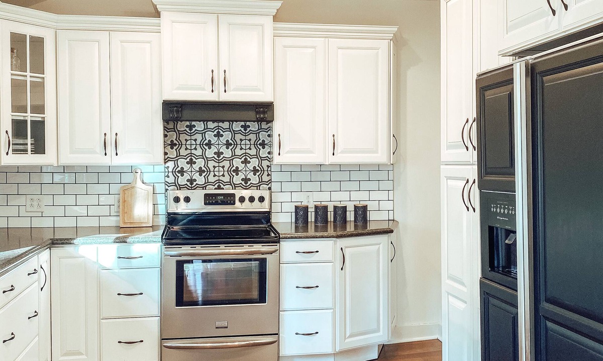Baxter House | Charming Downtown Home, Walking Distance to The Monarch Wedding Venue