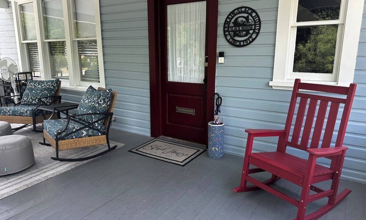 Mount Dora House | Charming Downtown Lower Level Duplex Historic Home