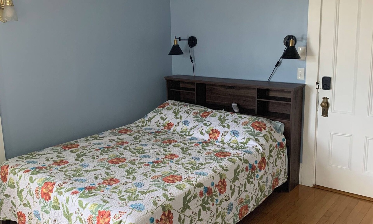Sanford Apartment | Charming downtown studio in lovely Sanford with AC and private bathroom