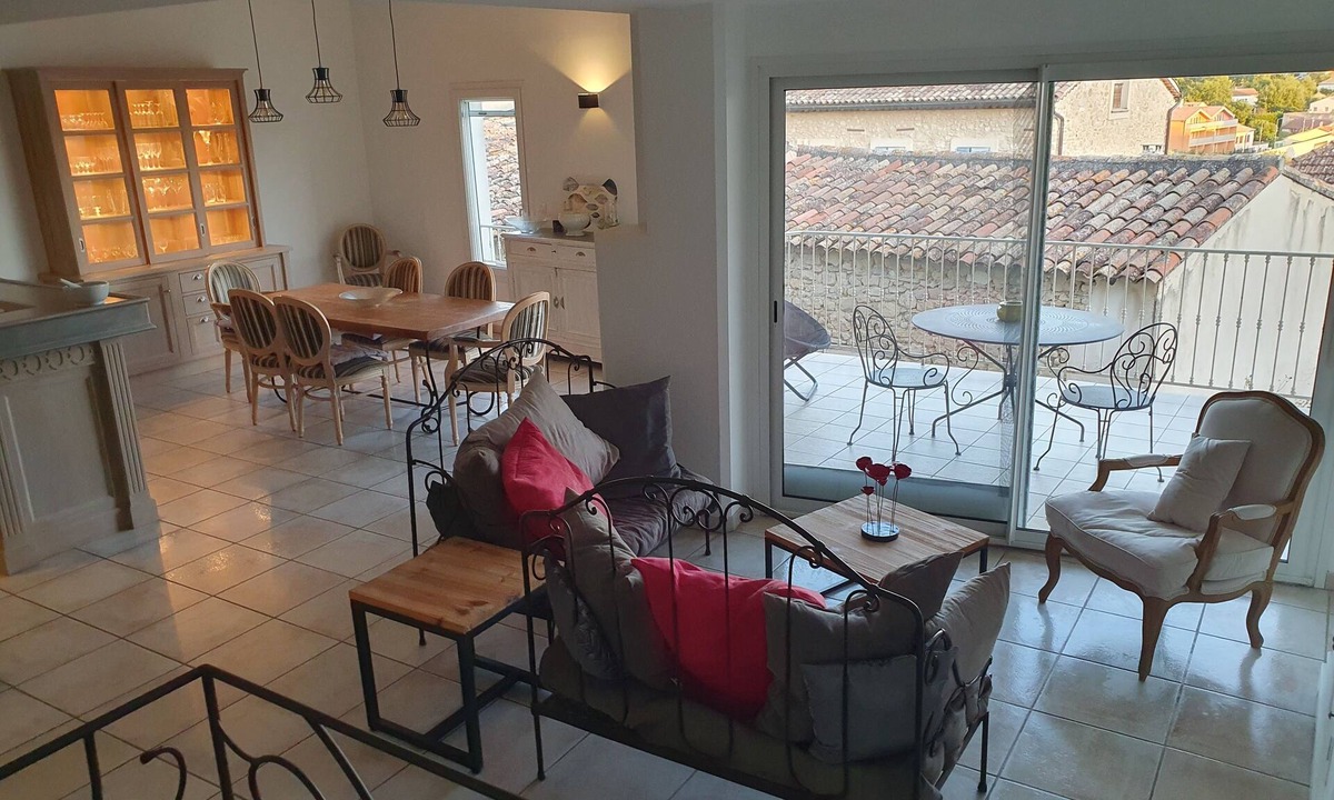 Pierrevert Apartment | Charming duplex apartment in the heart of Provence 160m2