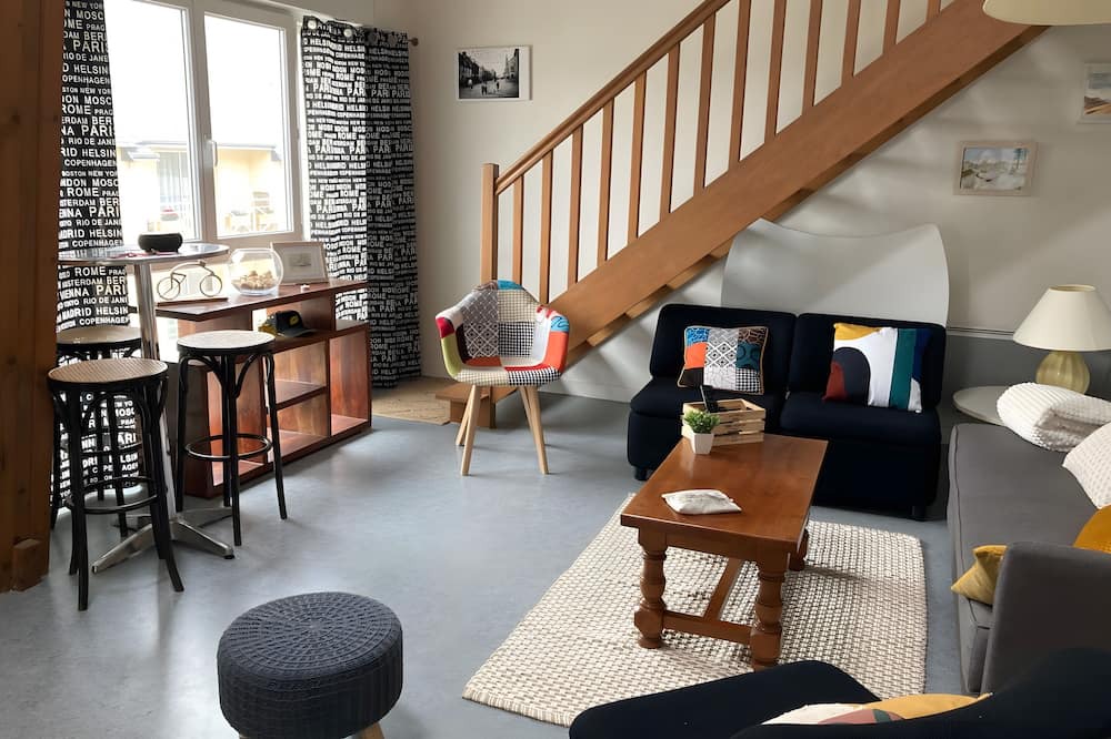 Pleurtuit House | Charming Duplex for Rent in City Center, 5 km from the Coast
