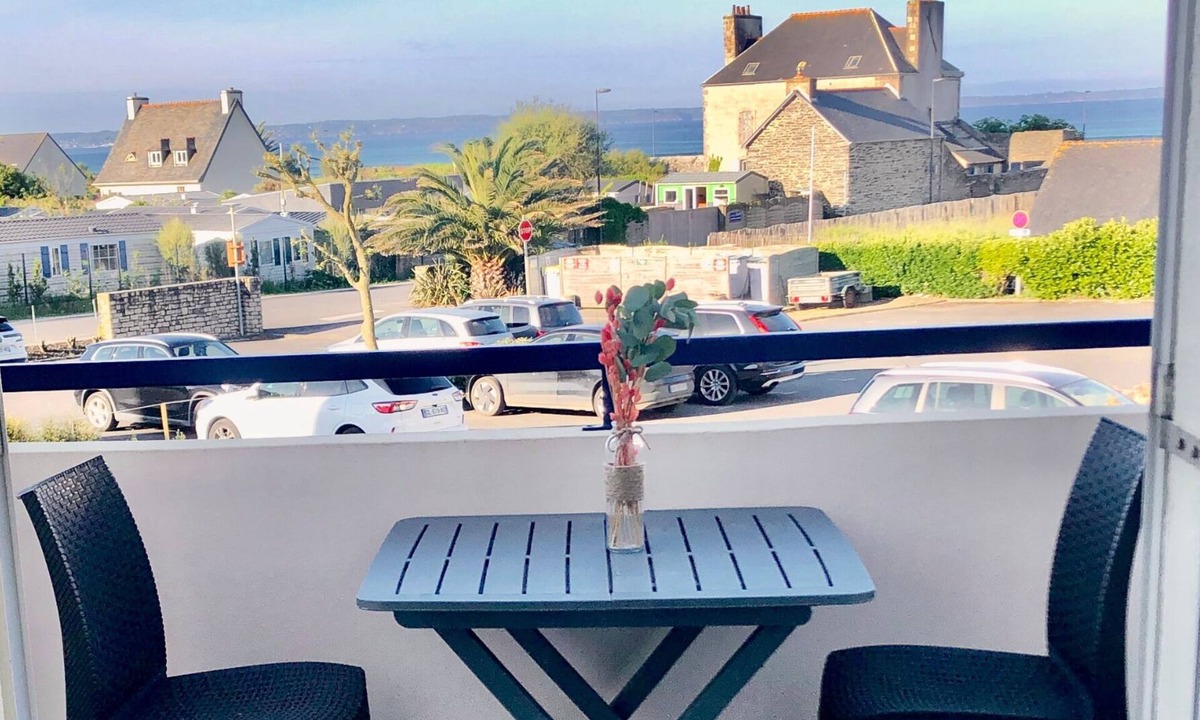 Saint-Nic Apartment | Charming duplex with sea view