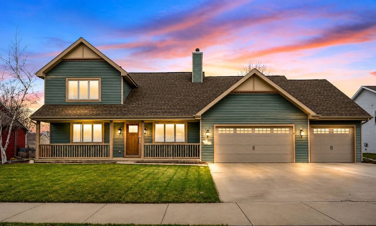 Oshkosh House | Charming EAA air venture venture 3-bedroom house with AC in Oshkosh