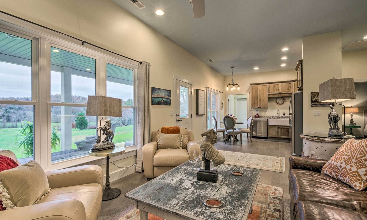 Fletcher House | Charming Fairview Home on 40-Acre Horse Farm!