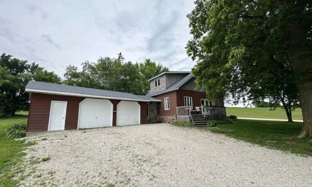 Spring Valley House | Charming farmhouse with 4 bedrooms and WiFi, AC near Spring Valley