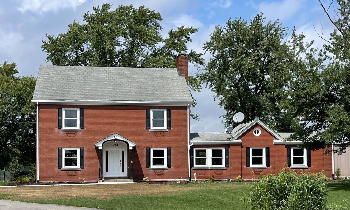 Monaca House | Charming Farmhouse