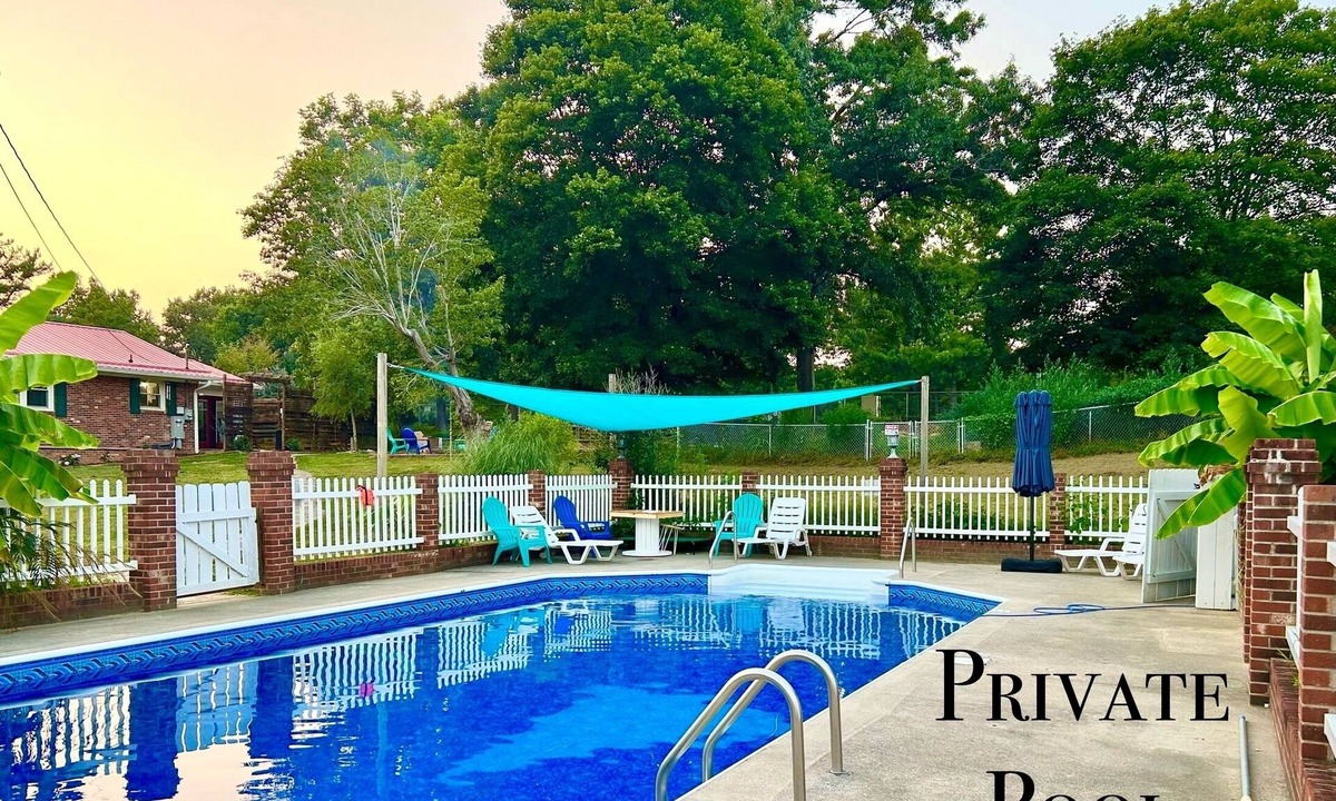 Stokes House | Charming farmhouse w/pool, firepit, & close to 2 state parks! Pet friendly🐾