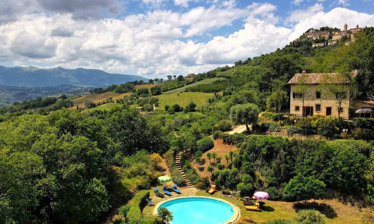 Penna San Giovanni Apartment | Charming flat, unique panorama