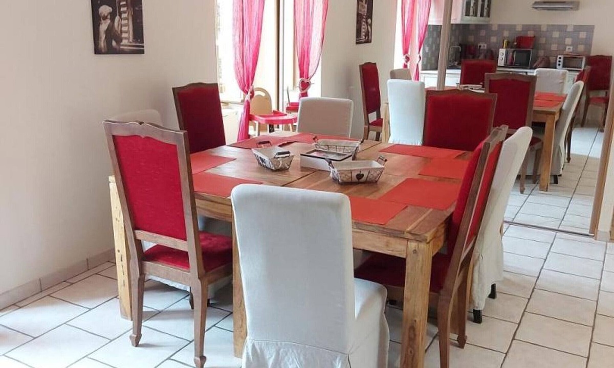Cadouin Apartment | Charming House in Cadouin: 3 Suites, Patio, BBQ, Close to Dordogne Attractions