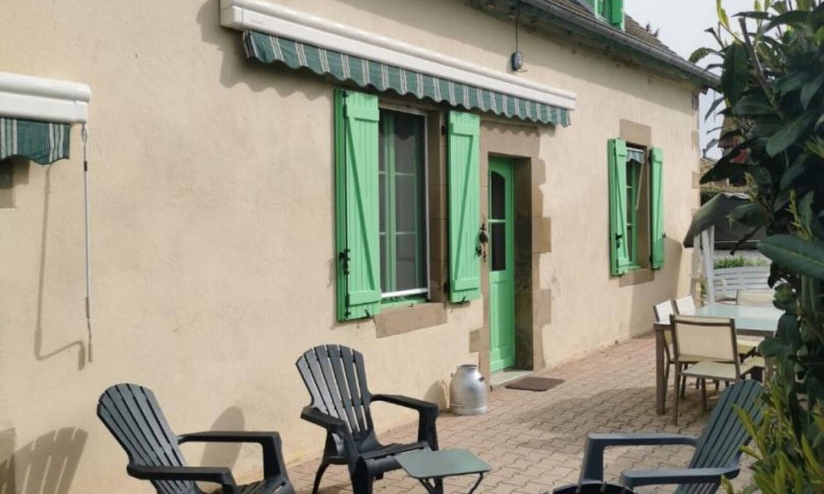 Saint-Aubin-le-Monial Cottage | Charming farmhouse with enclosed garden - Pets allowed