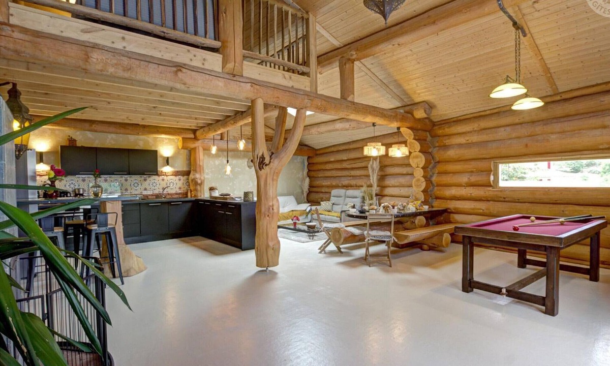 Saint-Jean-Soleymieux Cottage | Charming Cottage with Jacuzzi in Forez Mountains
