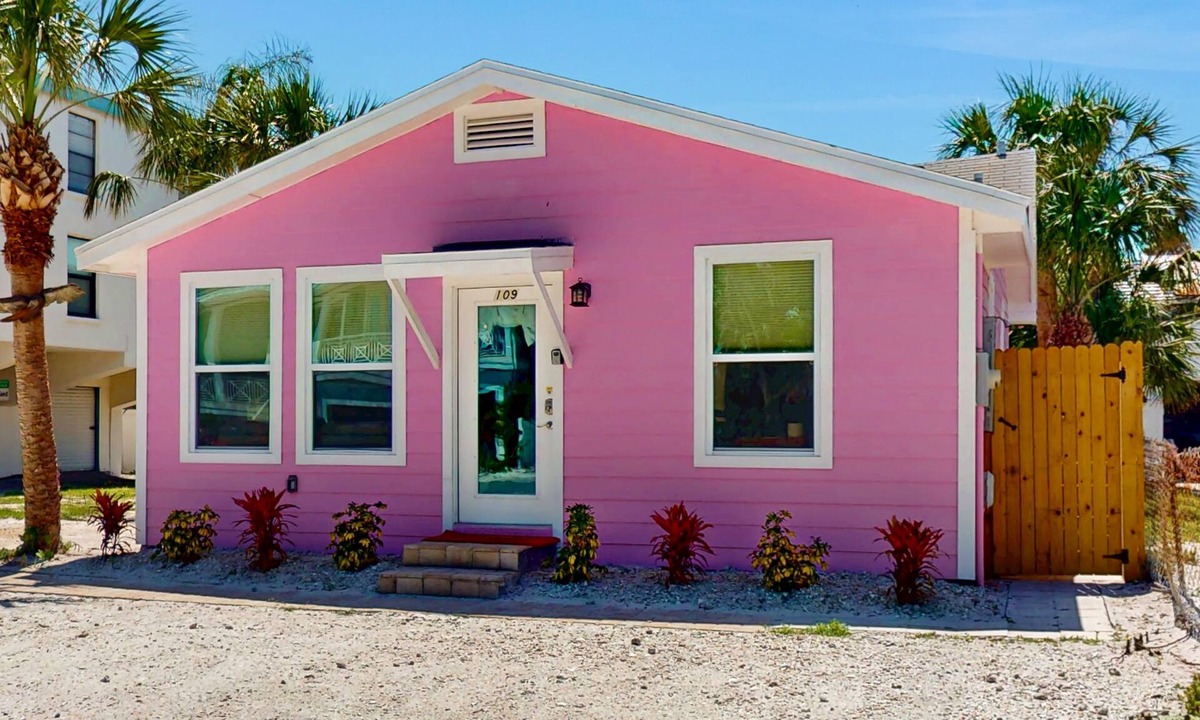 Bradenton Beach Cottage | Charming, fully remodeled cottage steps from beach with WiFi & central AC