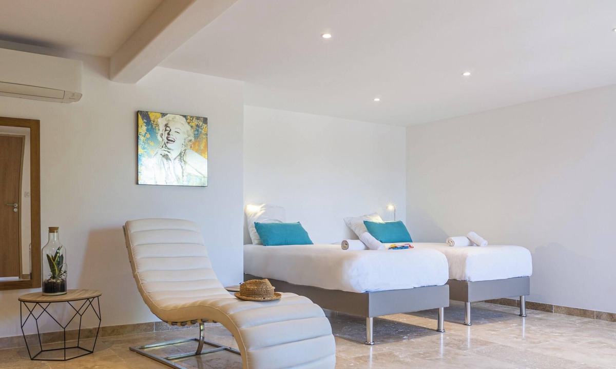 Paradou Apartment | Charming gîte with panoramic terrace and shared swimming pool - Vallée Des Baux