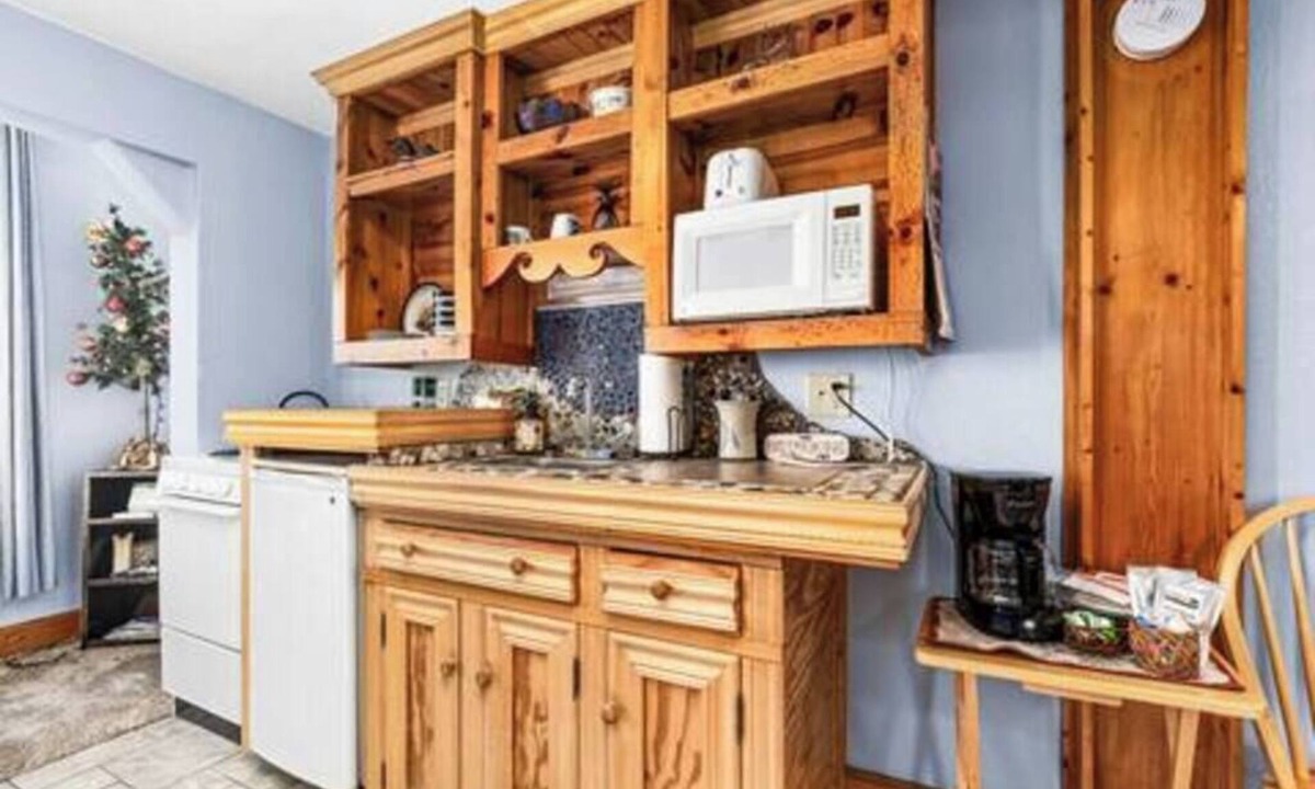 North Shore Hotel | Charming Getaway Near Duluth with Lake Views