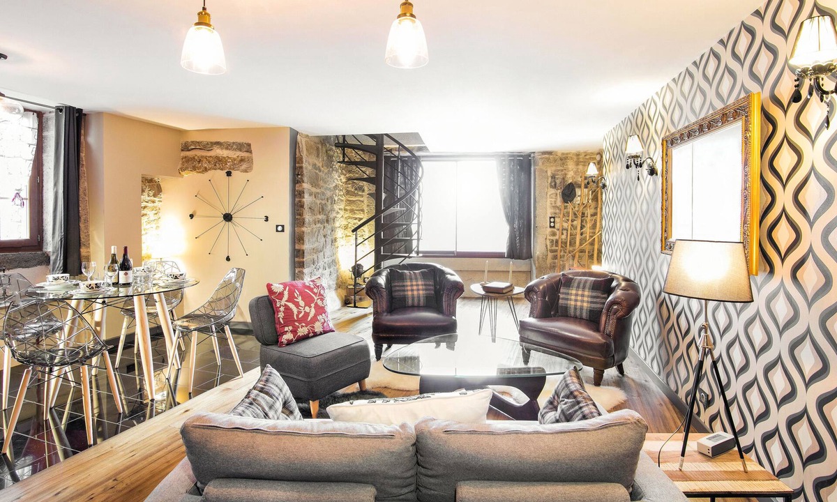 Nolay House | Charming Gite in Medieval Village 1mn walk to Shops & Restaurants