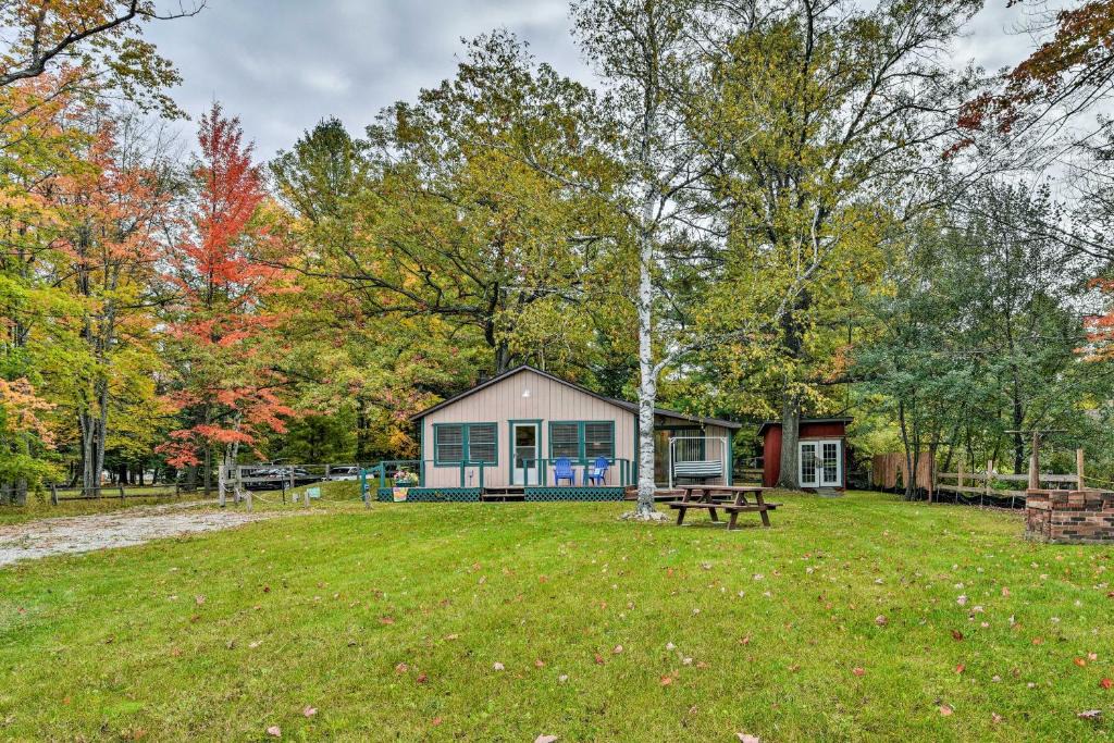 Gladwin House | Charming Gladwin Family Cottage - Indian Lake