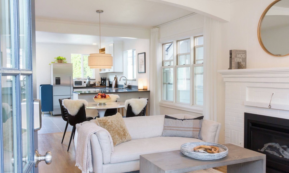 Phinney Ridge House | Charming Green Lake Bungalow with family Zoo passes!