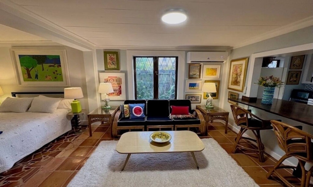 West Palm Beach Apartment | Charming guest house in Antique Row district