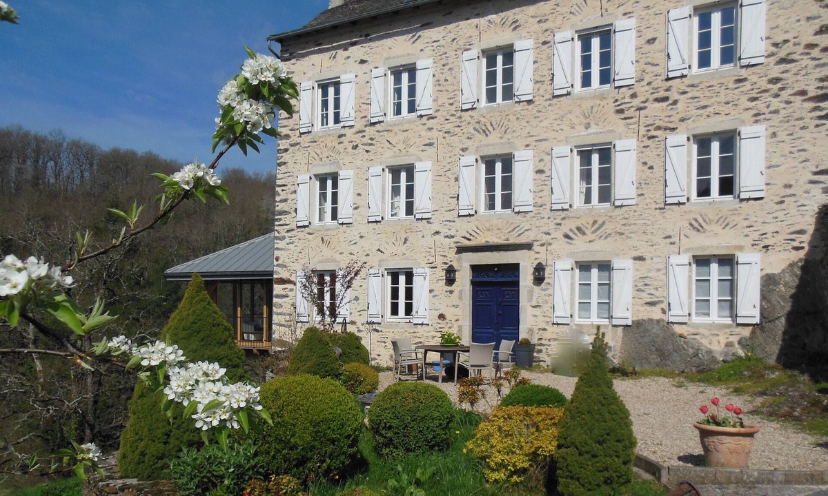 Saint-Just-sur-Viaur Bed & Breakfast | Charming house on the edge of a pretty hamlet between Rodez and Albi